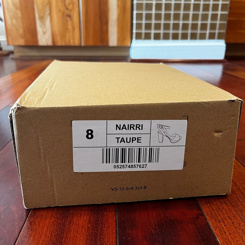 NWT Heels ๐ - Picture 3 of 6
